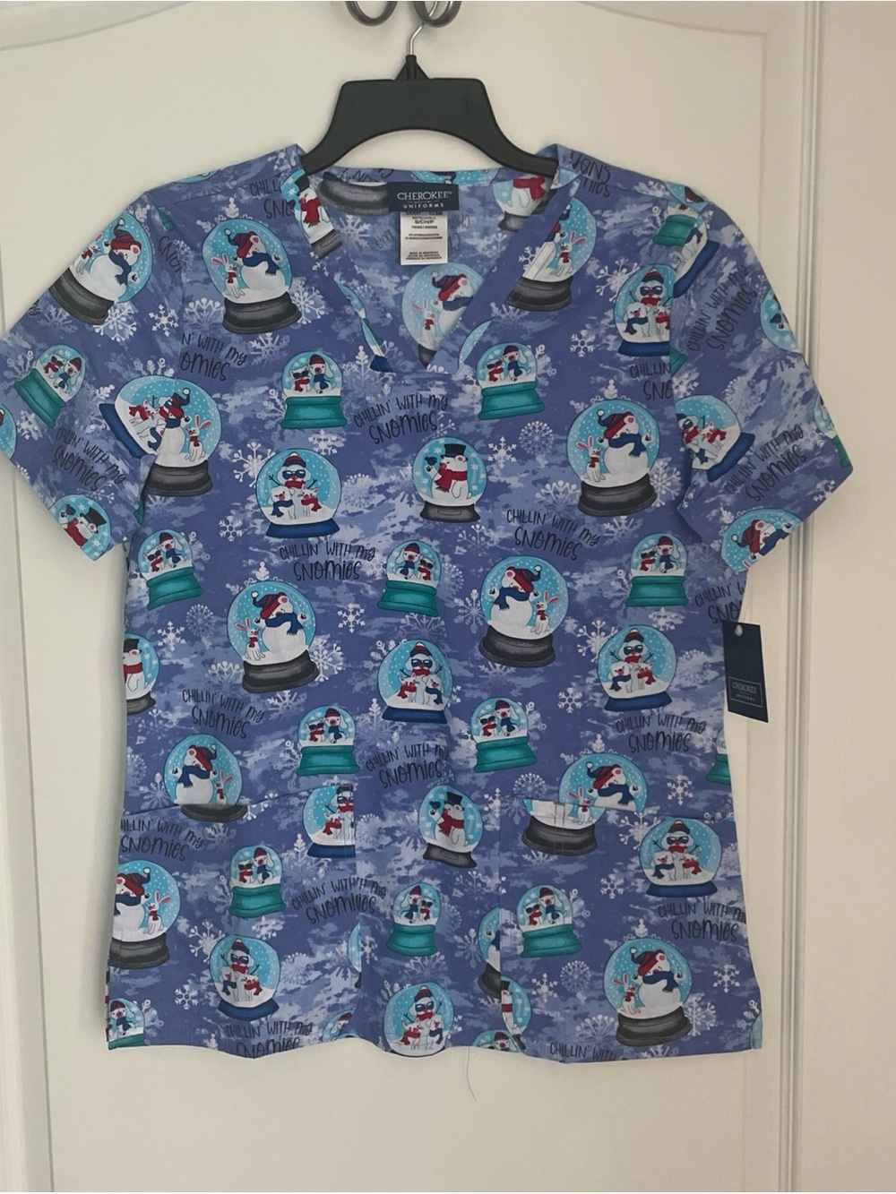 Frosty The Snowman Cherokee Scrubs M Shirt V Neck size Small NWT